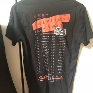 TØP black Emotional Roadshow tour t-shirt